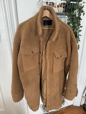 Oak and Fort Women’s Sherpa Shacket in Camel Brown